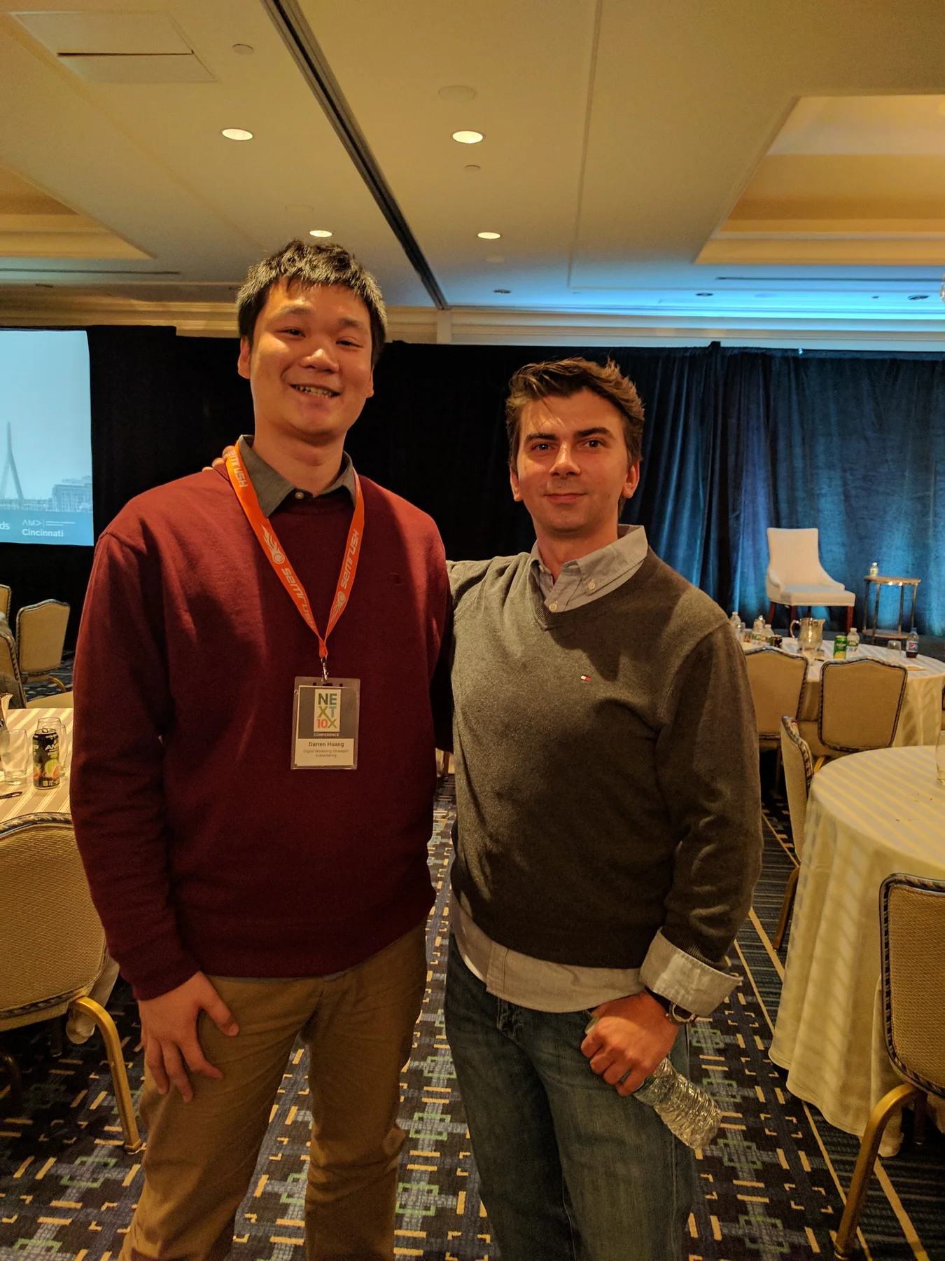Darren Huang 與 Gary Illyes 於 2017 年在波士頓合影