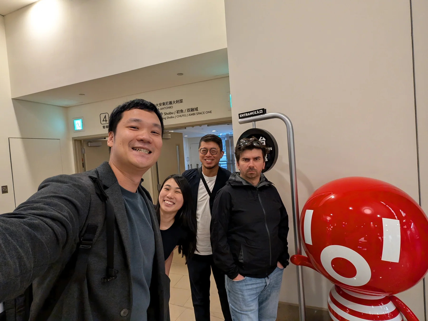Darren Huang 於 2024 年與 Gary Illyes、Terence、Cherry 合影